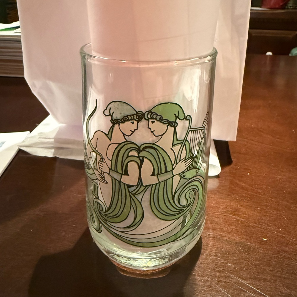 Vintage (1976) Gemini glass
